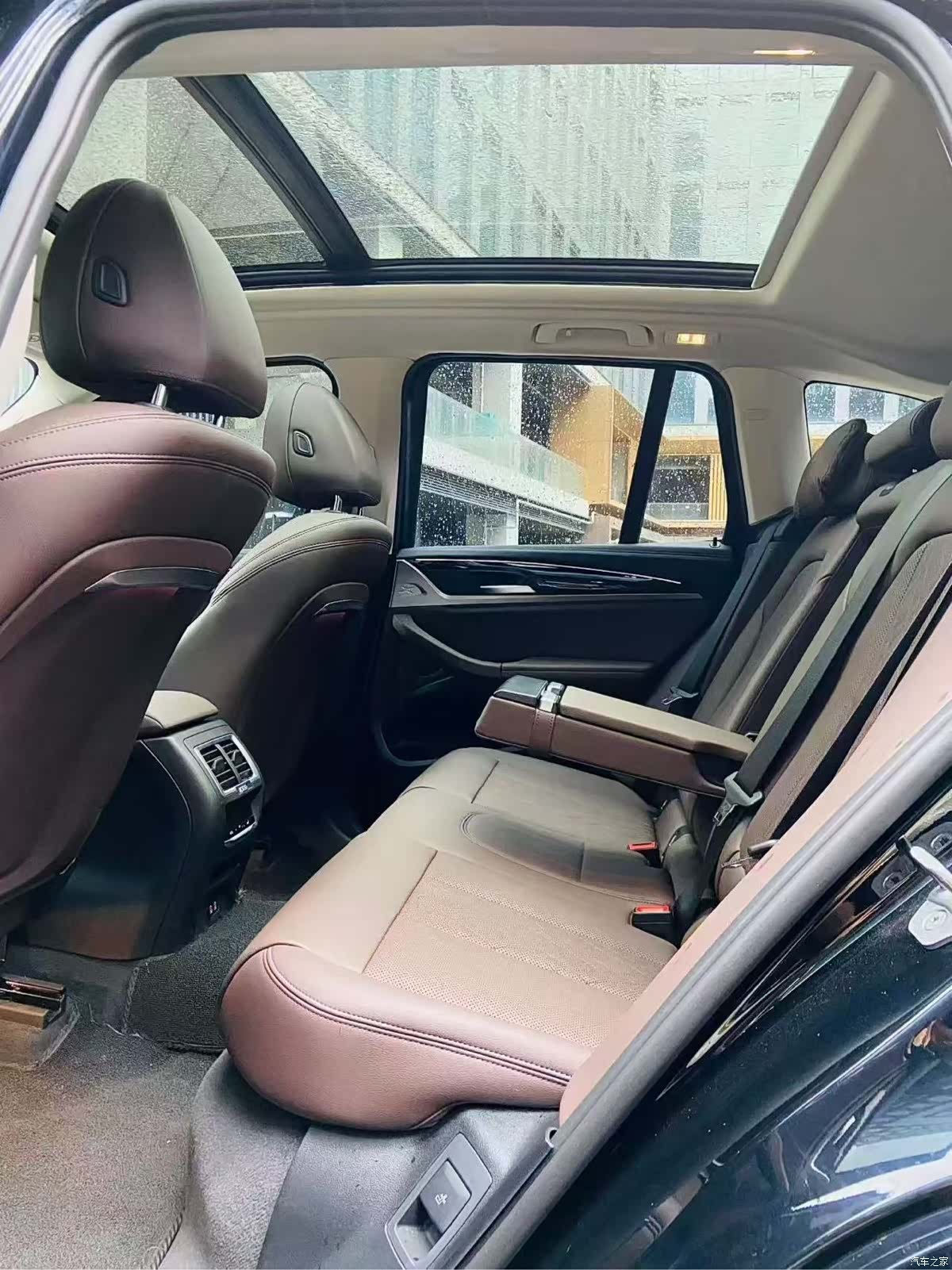 BMW iX3, 2024 6