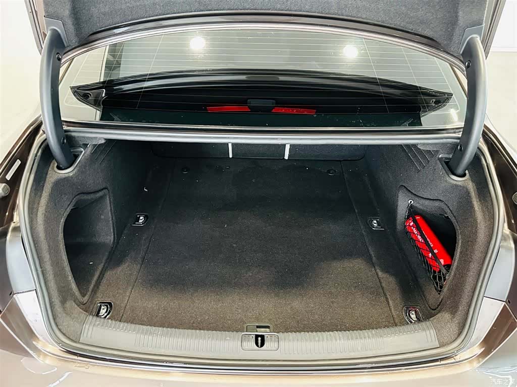 Audi A4L, 2017 6