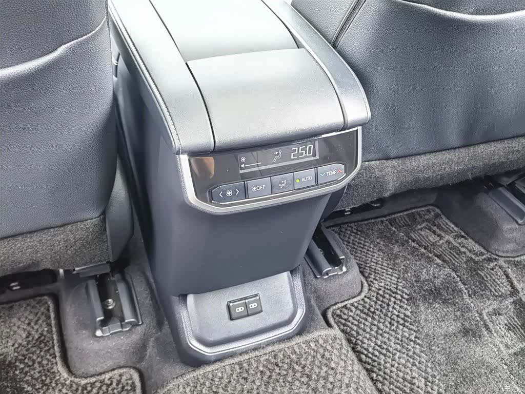 Toyota Crown, 2024 27