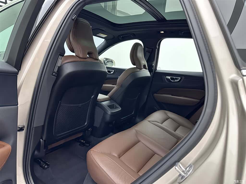 Volvo XC60, 2025 20
