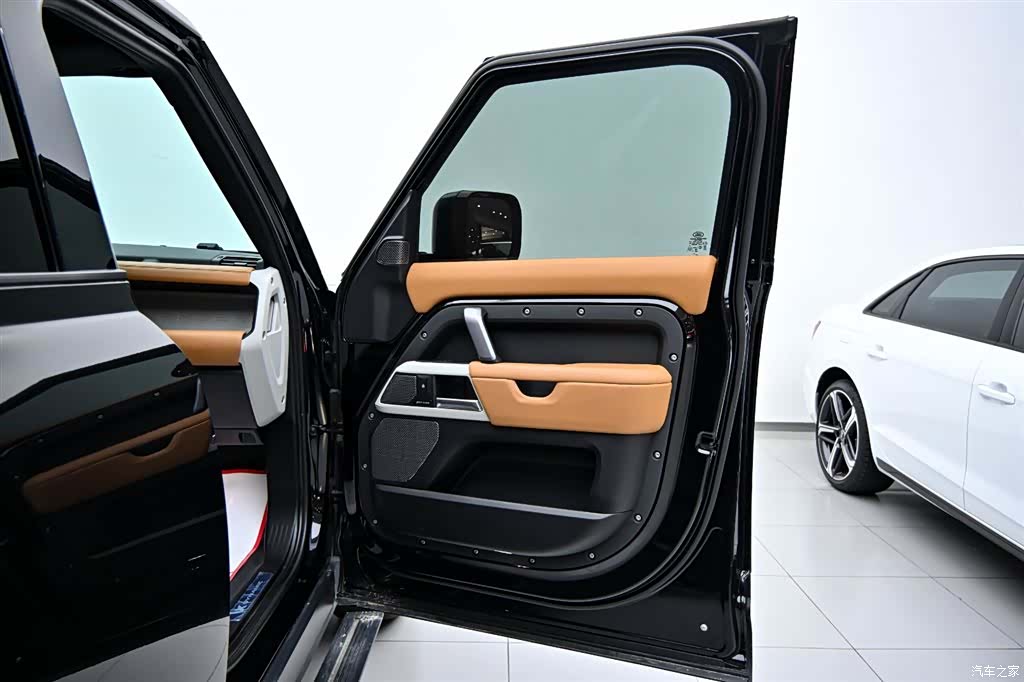 Land Rover Defender, 2024 21