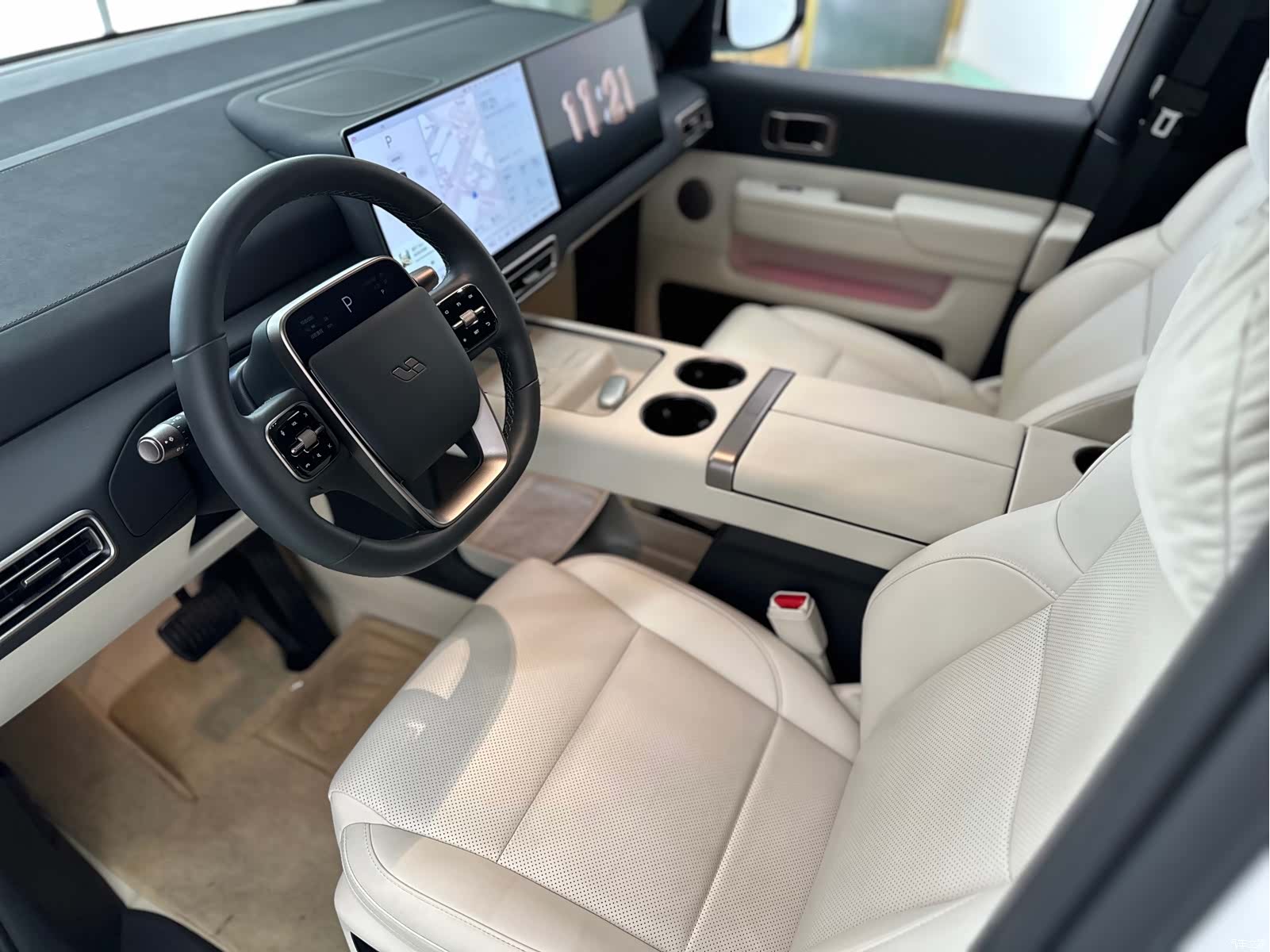 Li Auto MEGA, 2025 все фото
