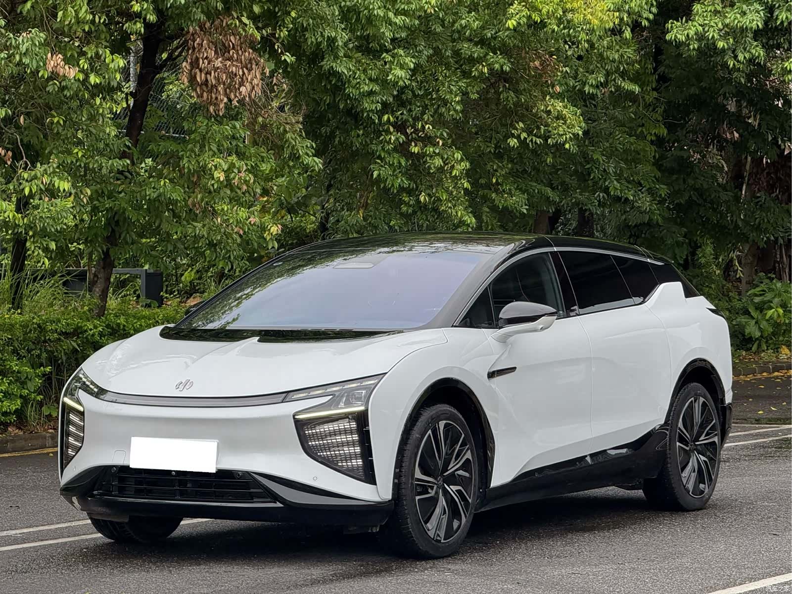HiPhi X, 2023 2