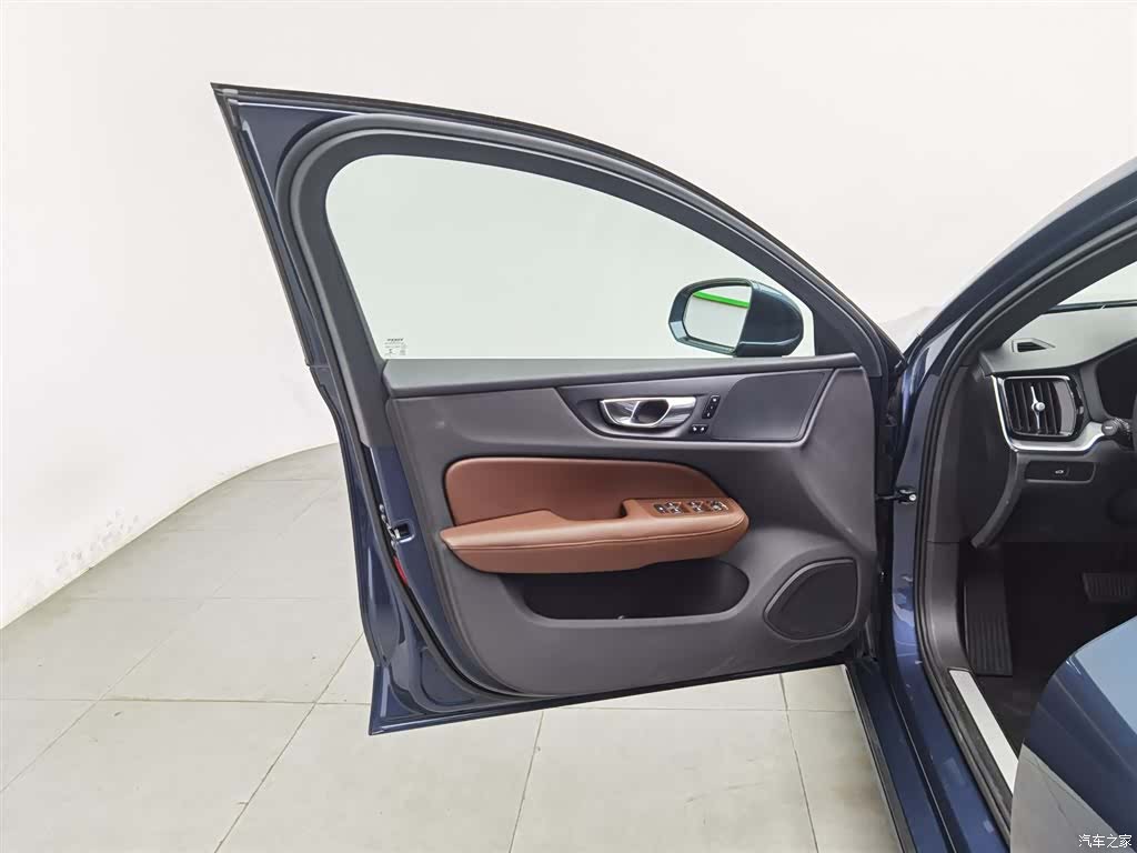 Volvo S60, 2022 8