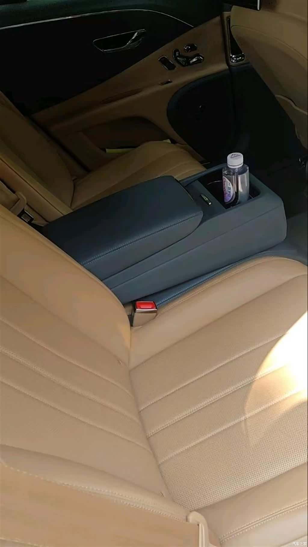 Bentley Flying Spur, 2024 8