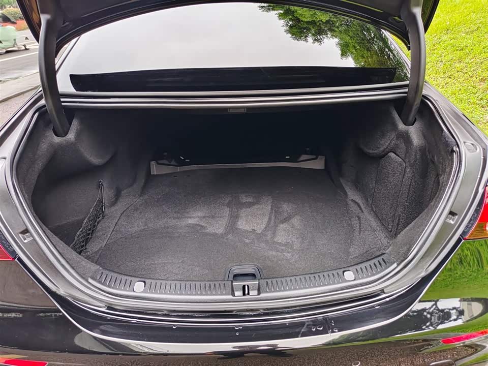 Mercedes-Benz E-class Mercedes-Benz E-class