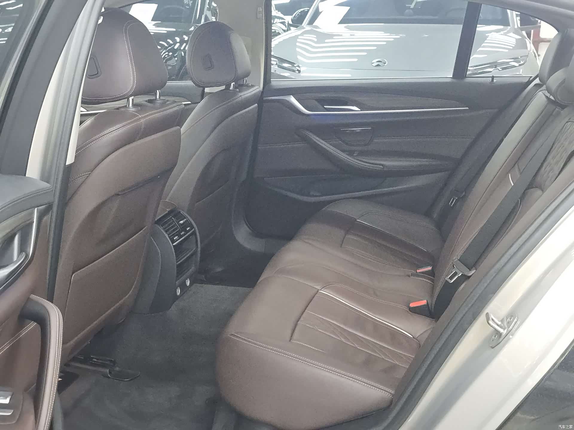 BMW 5 Series, 2018 8