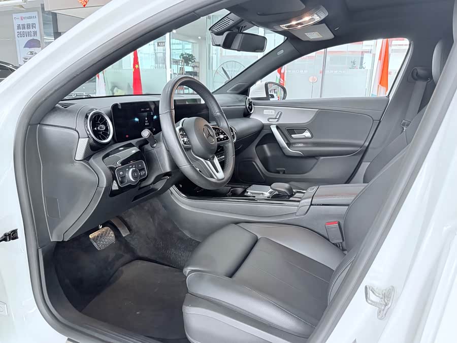 Mercedes-Benz A-Class 2022, фото 4