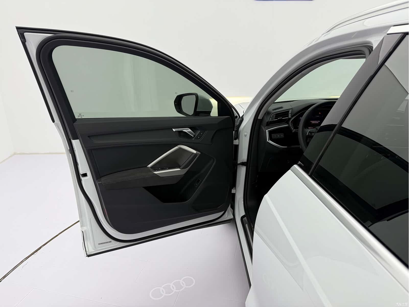 Audi Q3, 2023 21