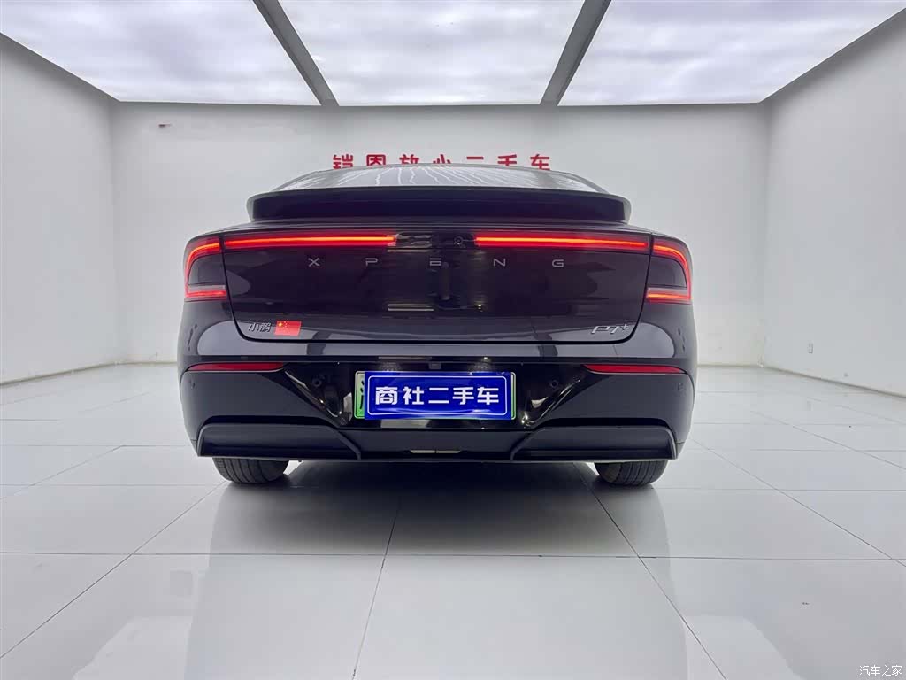 Xpeng P7, 2025 все фото