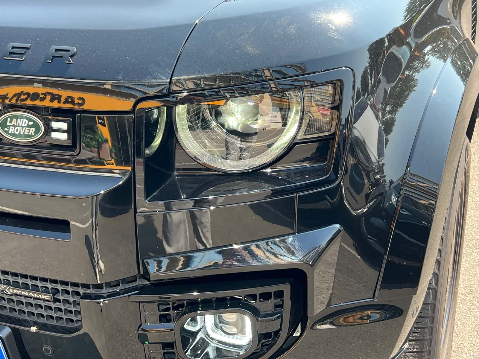 Land Rover Defender, 2023 3