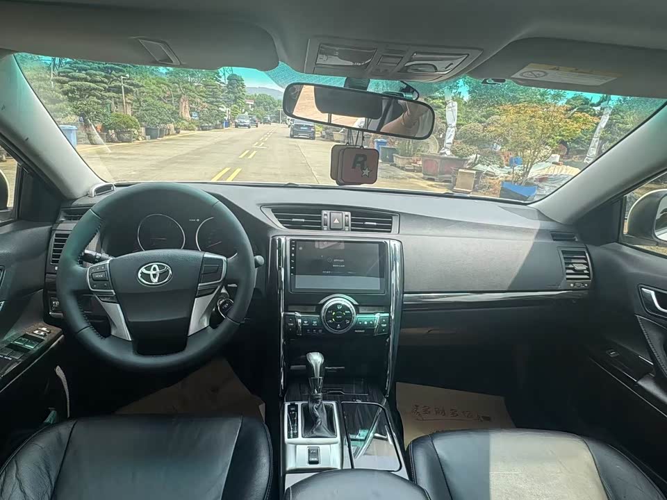 Toyota Reiz