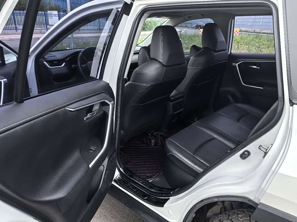 Toyota RAV4 Rongfang
