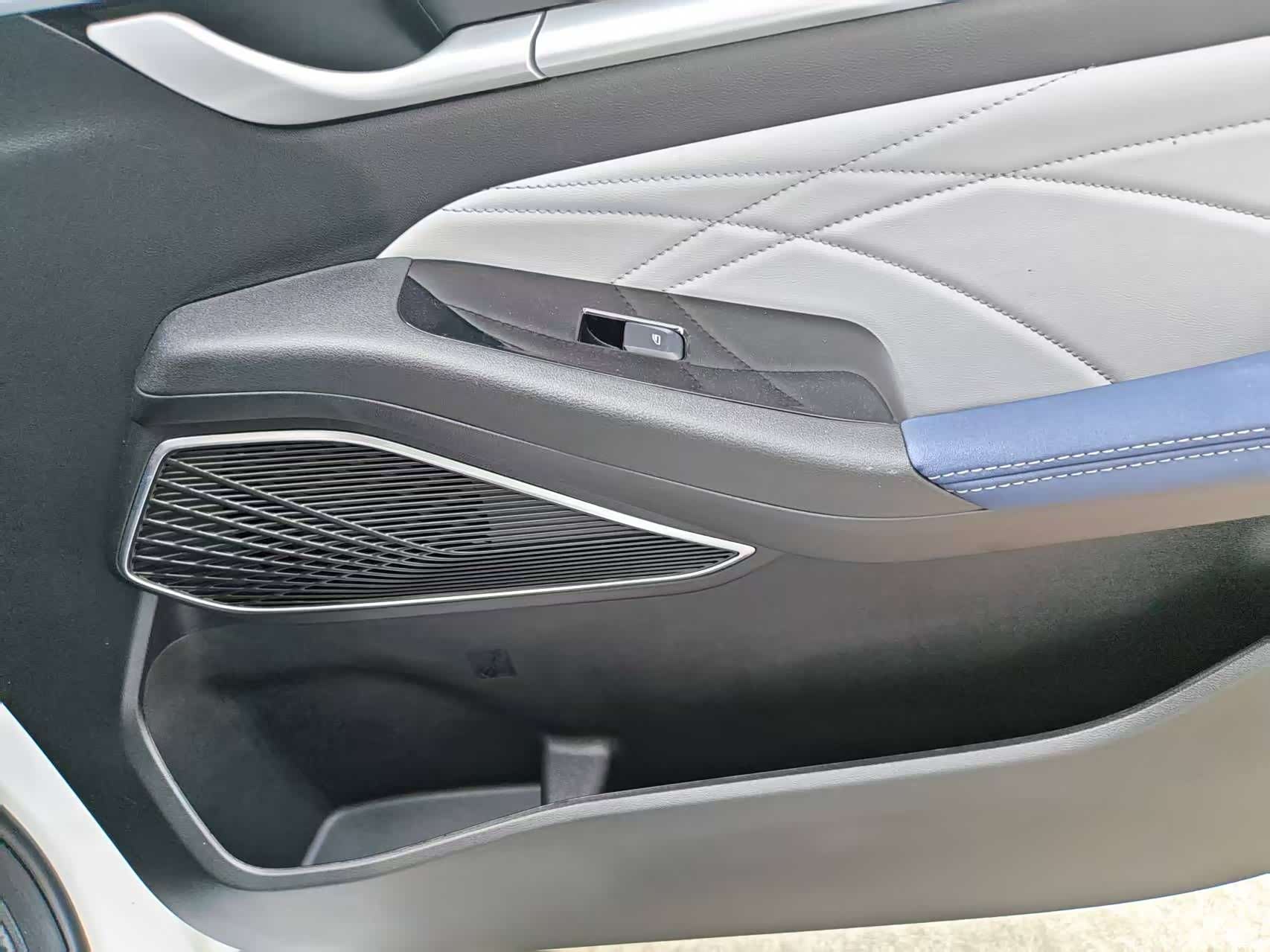 Geely Emgrand, 2021 12