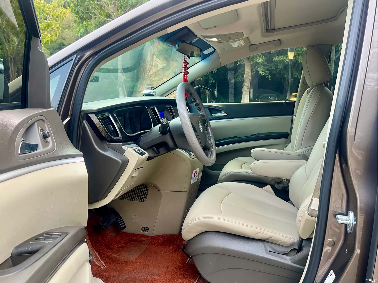 Buick GL8, 2013 9