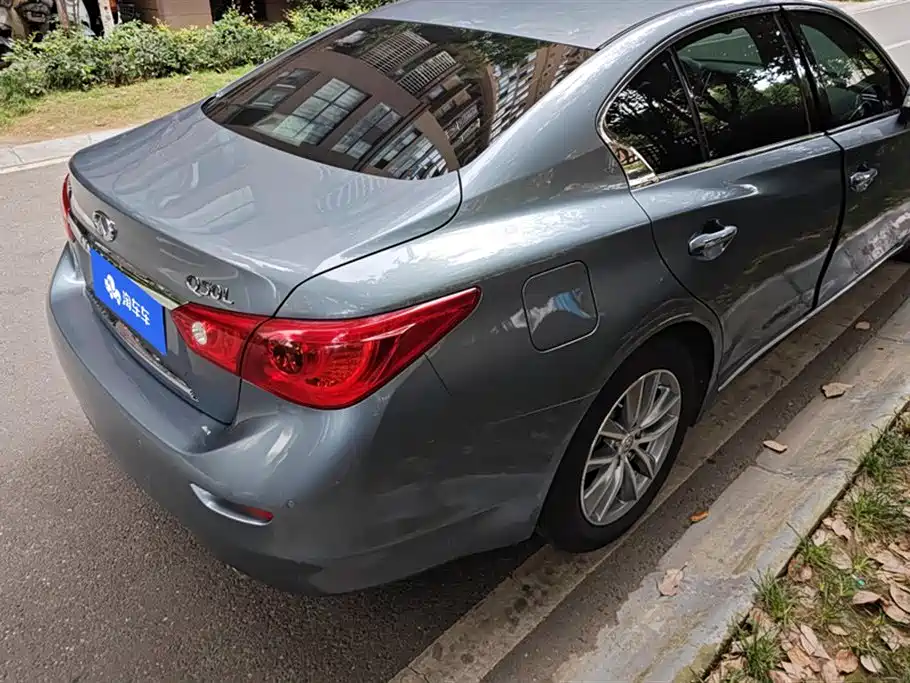 Infiniti Q50L
