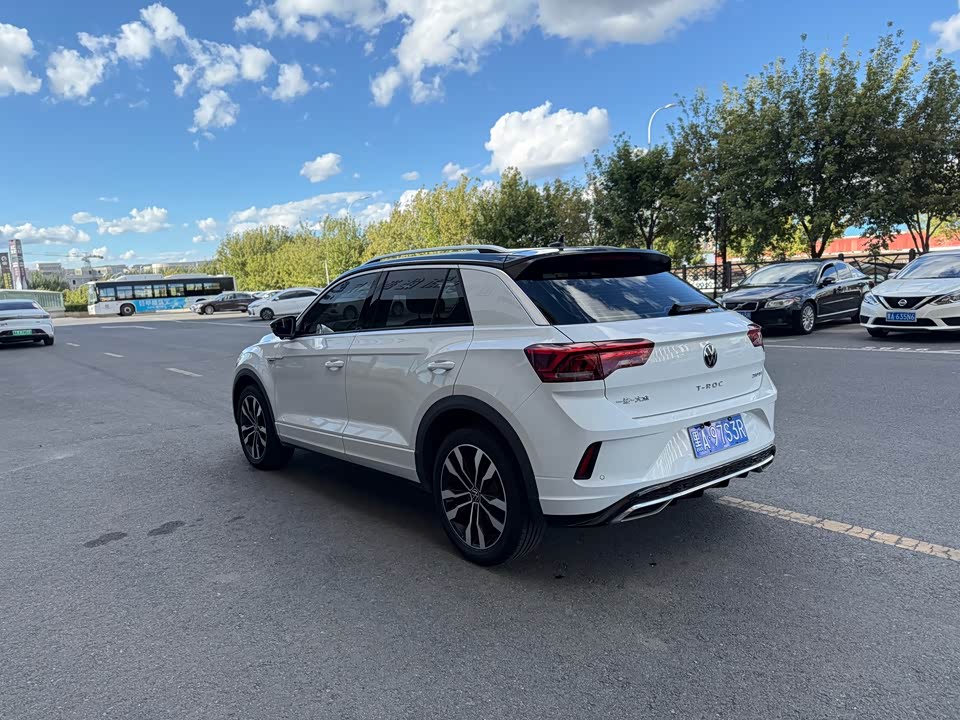 Volkswagen T-ROC exploring Songs