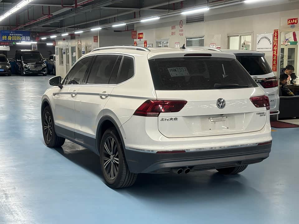 Volkswagen Tiguan L