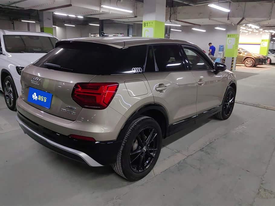 Audi Q2L