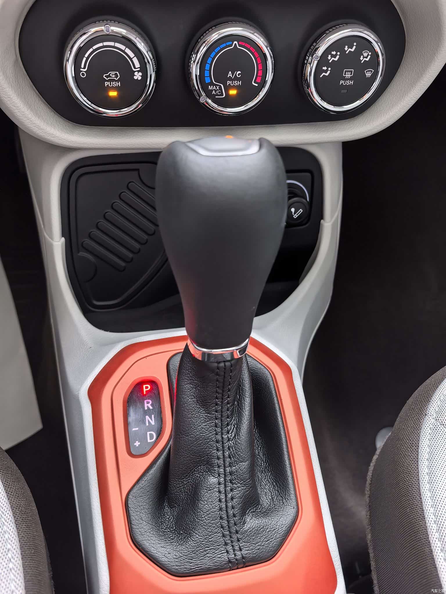 Jeep Renegade, 2017 11