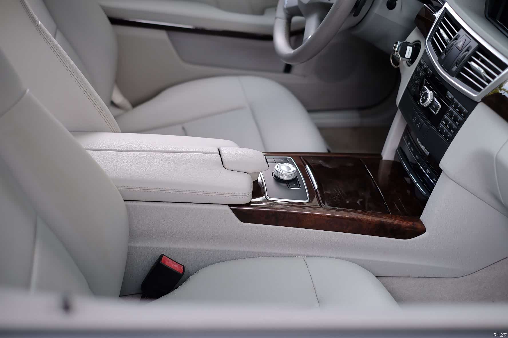 Mercedes-Benz E-Class, 2012 39