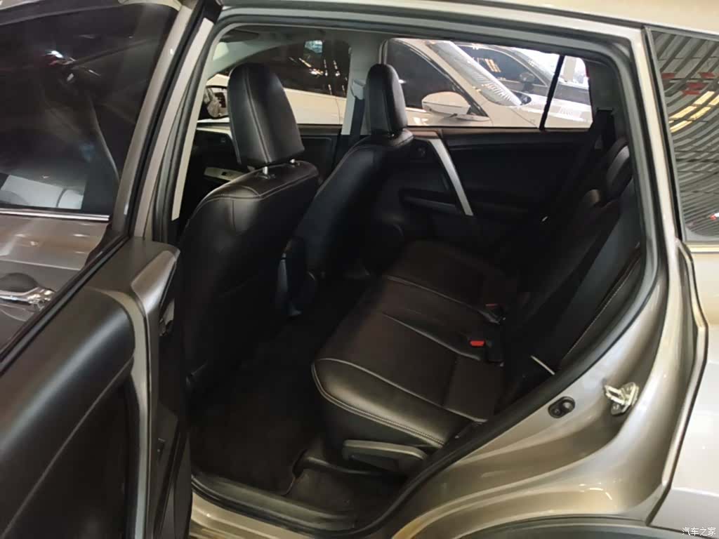 Toyota RAV4, 2017 17