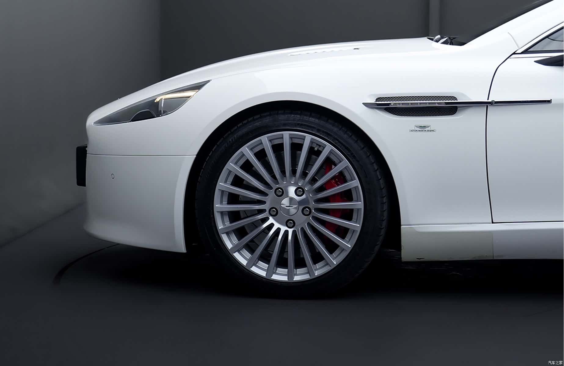 Aston Martin Rapide, 2016 все фото