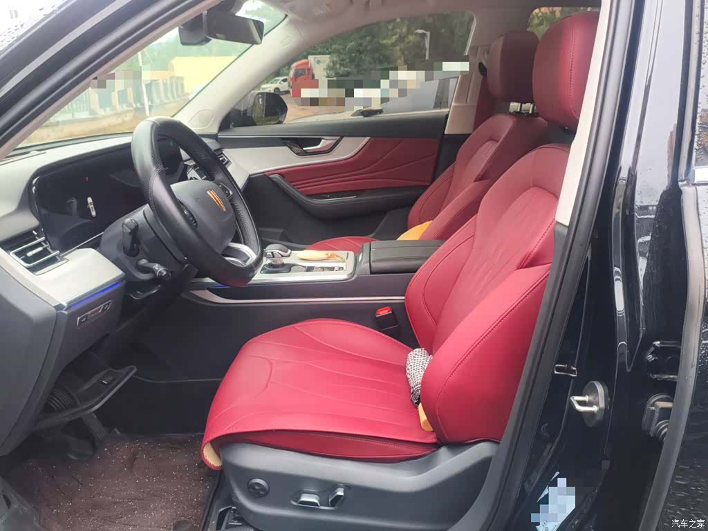 Hongqi HS5, 2025 11
