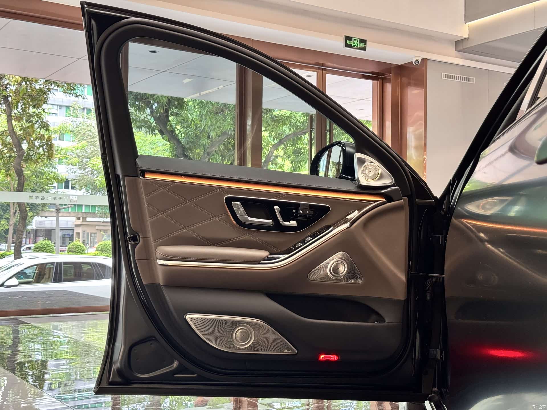 Maybach S-Class, 2023 7