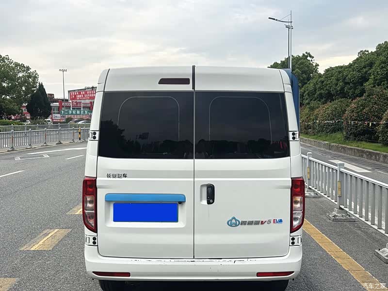 Changan V5, 2025 все фото