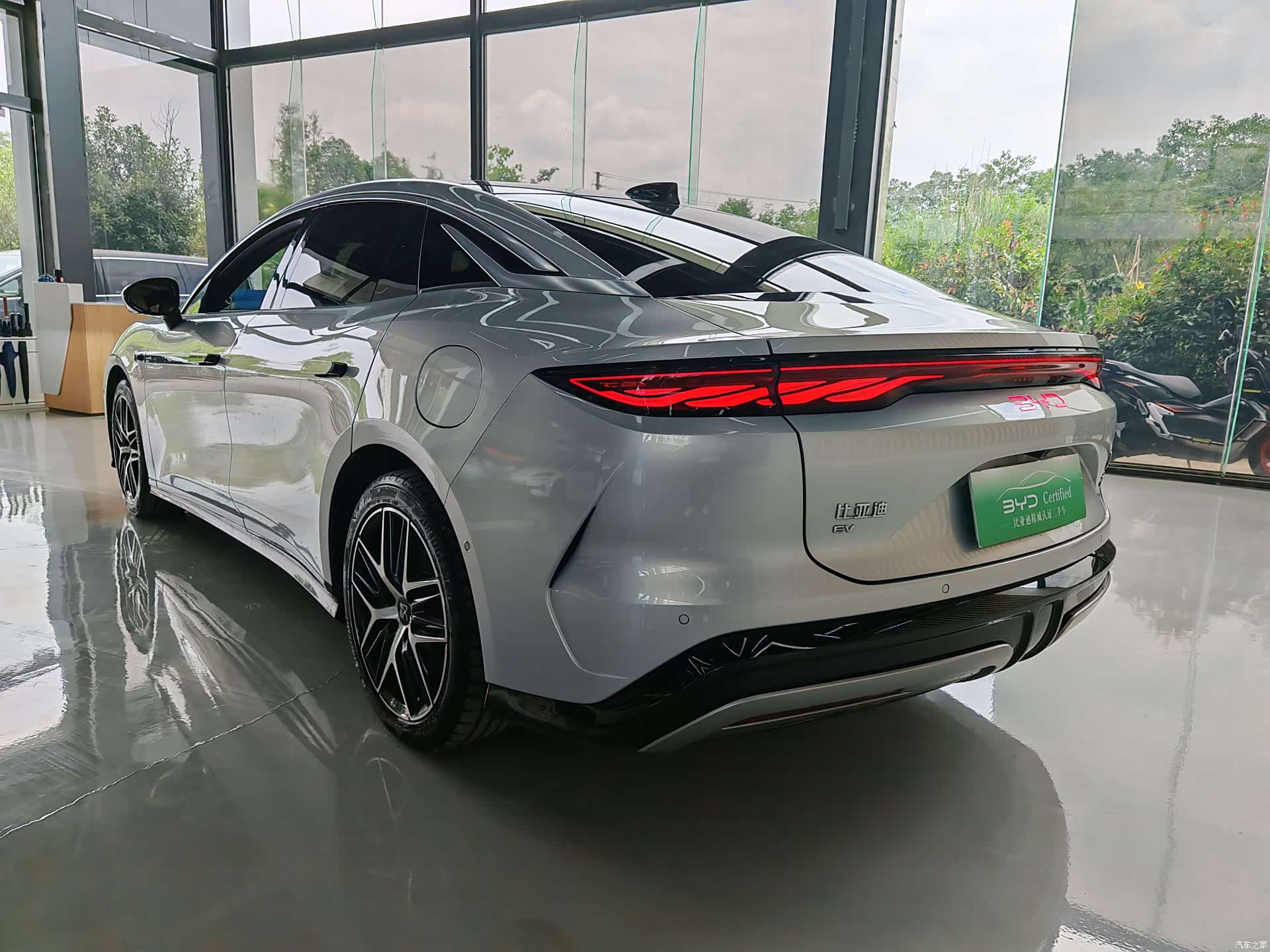 BYD Han, 2025 13