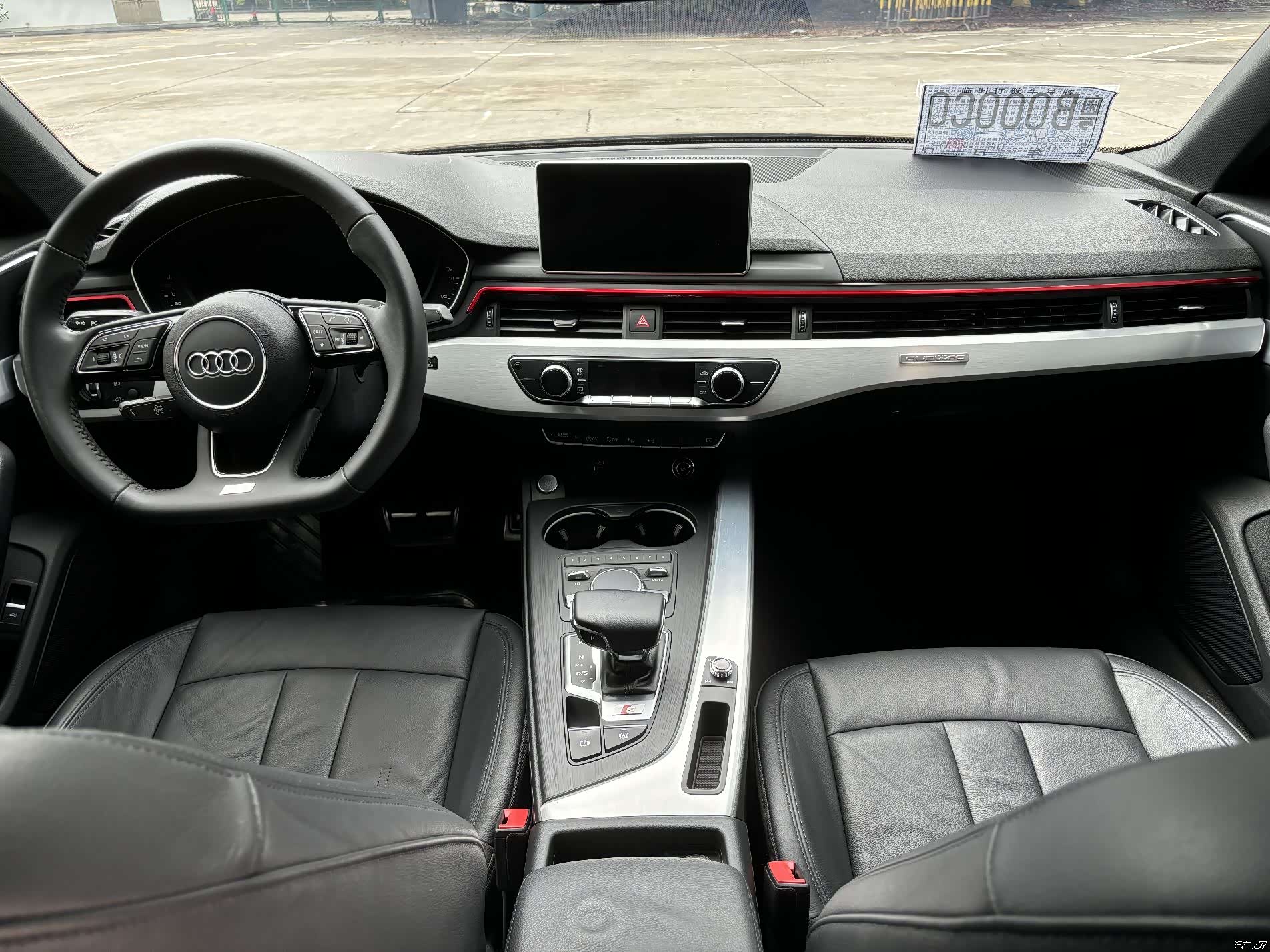 Audi A4L, 2019 все фото