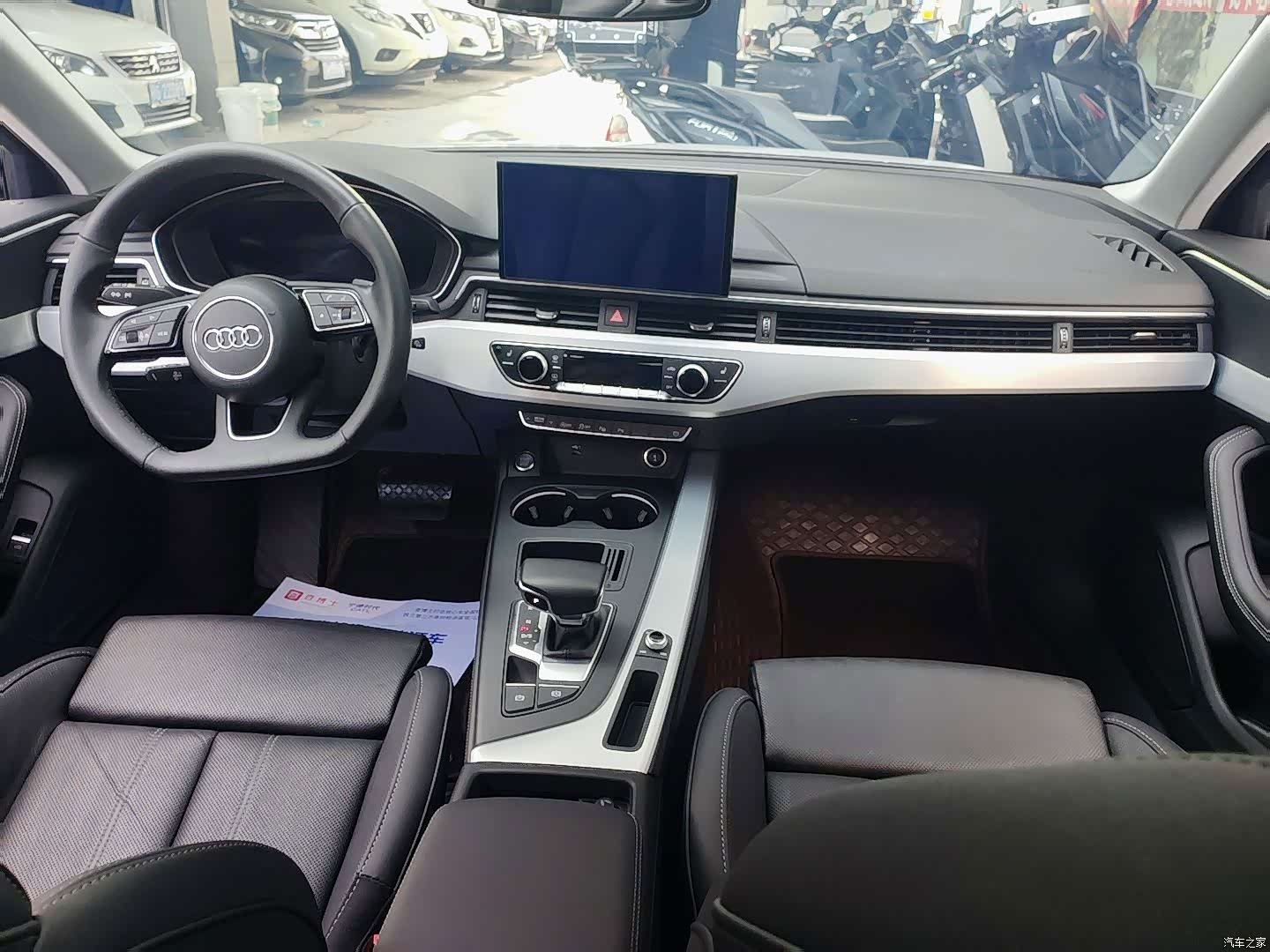 Audi A4L, 2022 все фото
