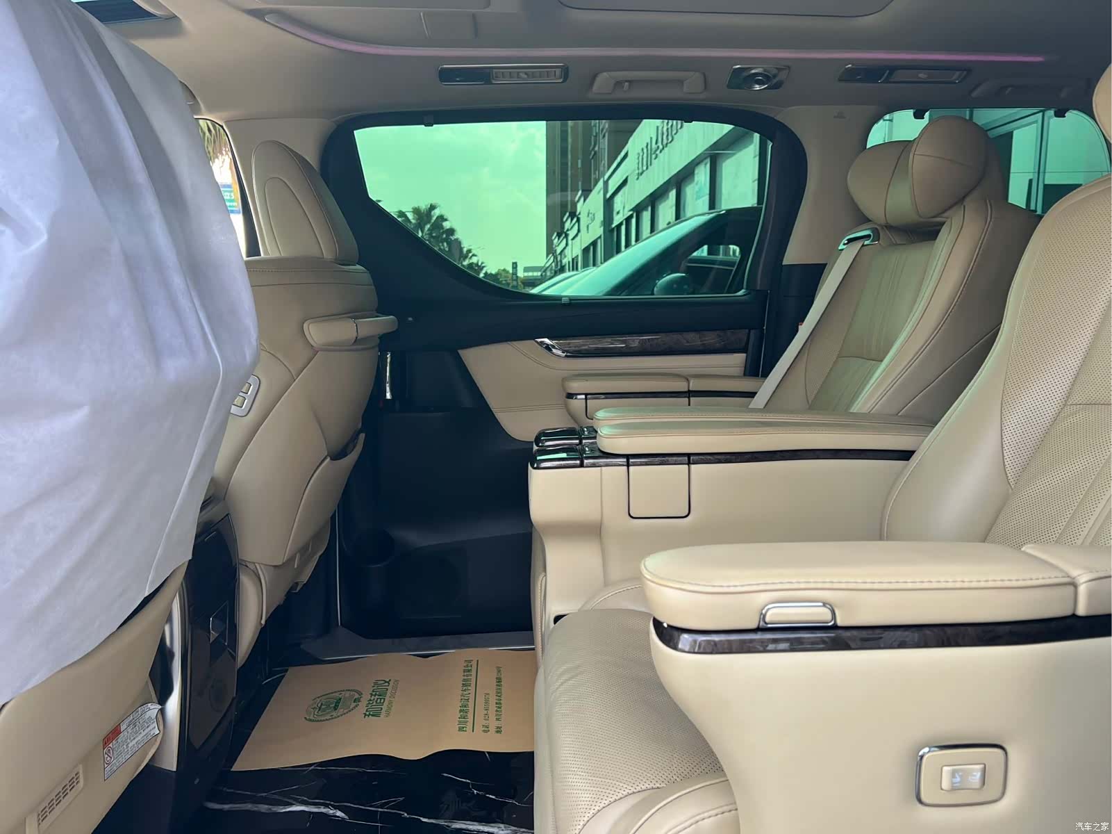 Toyota Alphard, 2020 все фото