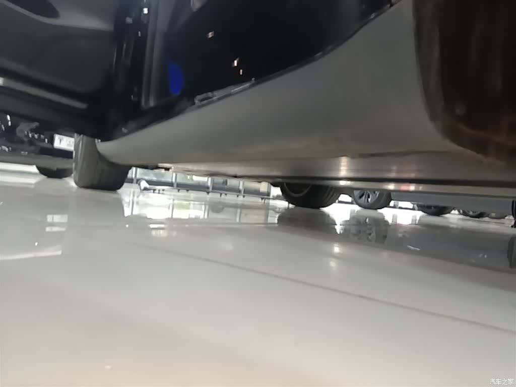 Tesla Model Y, 2023 22