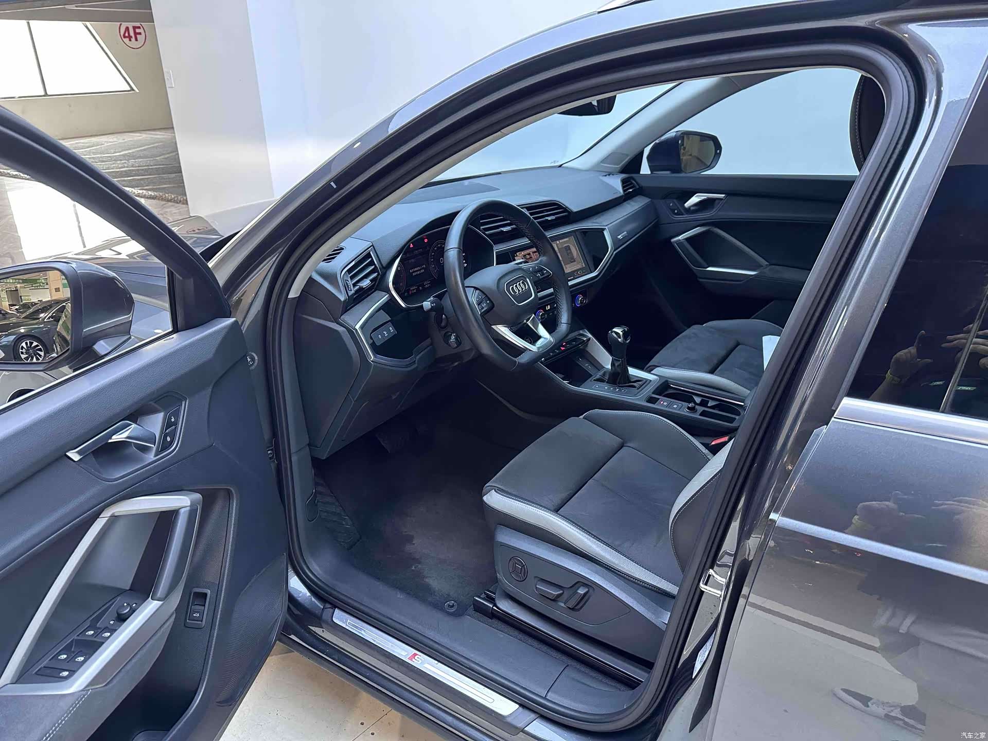 Audi Q3, 2023 9
