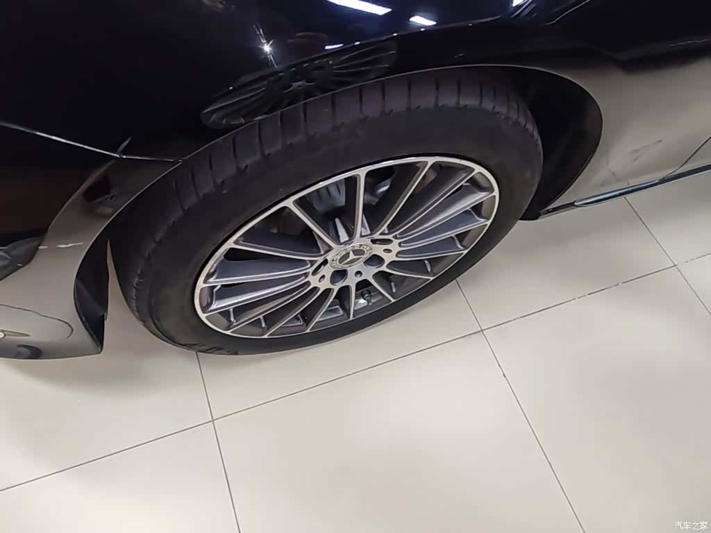 Mercedes-Benz E-Class, 2023 23