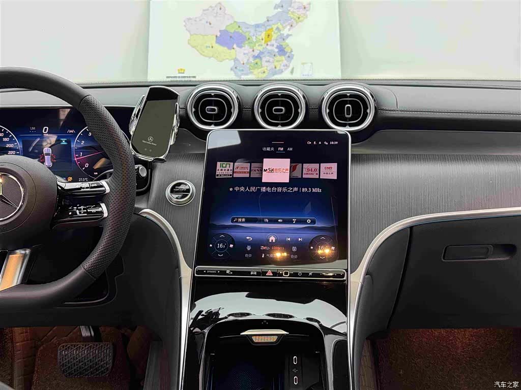 Mercedes-Benz GLC, 2025 12