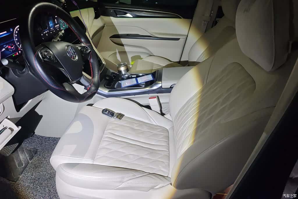 Buick GL8, 2021 9