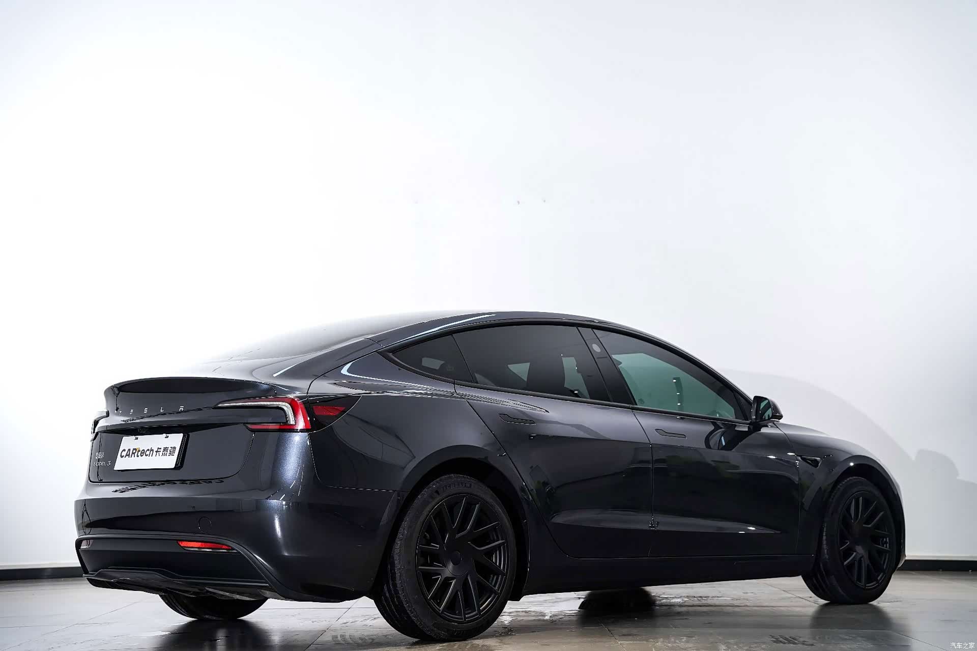 Tesla Model 3, 2024 19