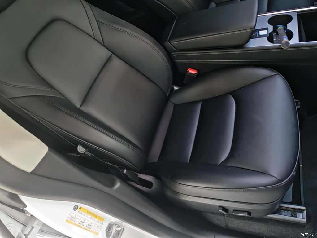 Tesla Model Y, 2023 25