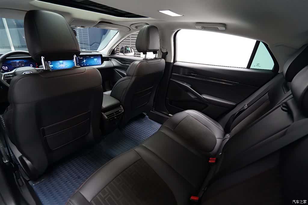 Ford Mondeo, 2024 13