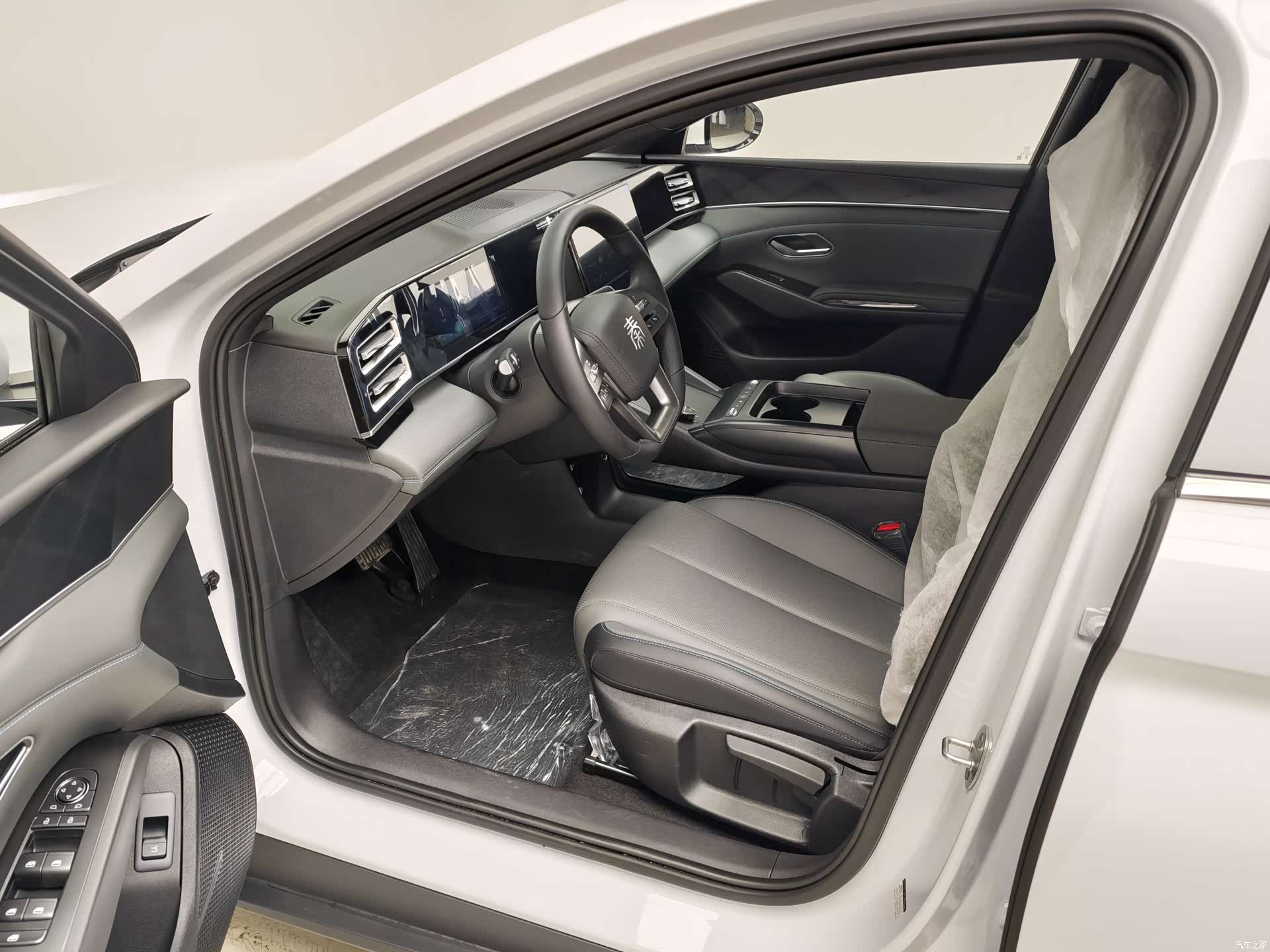 BYD Qin, 2026 13