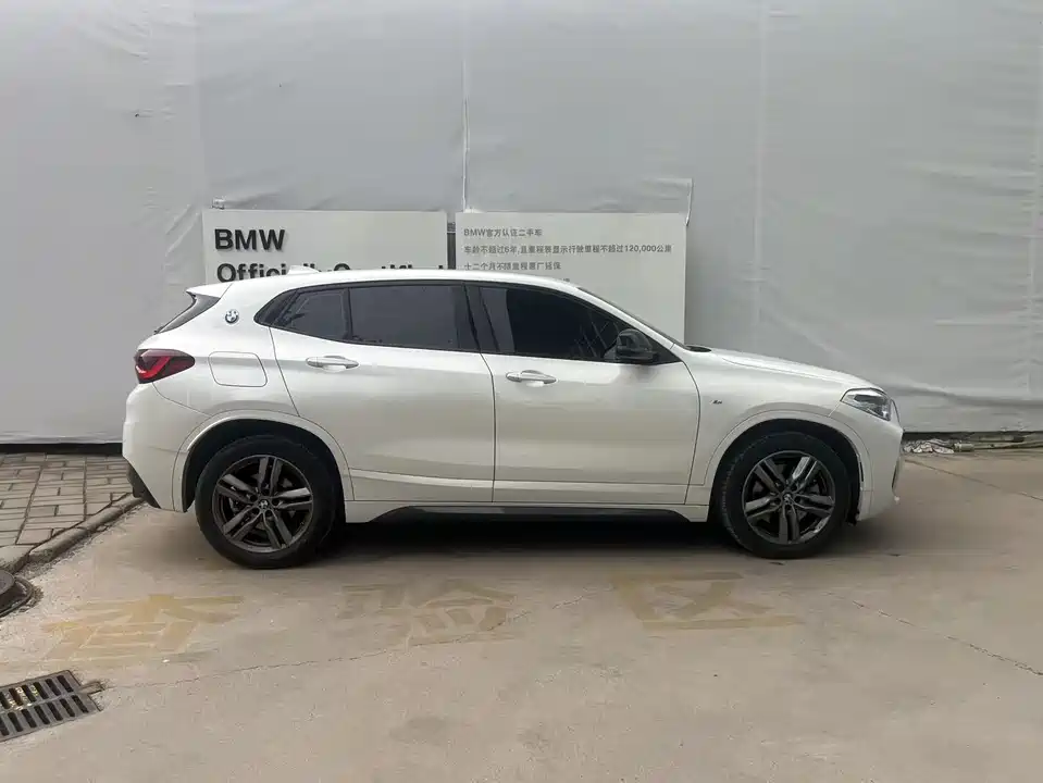 BMW X2