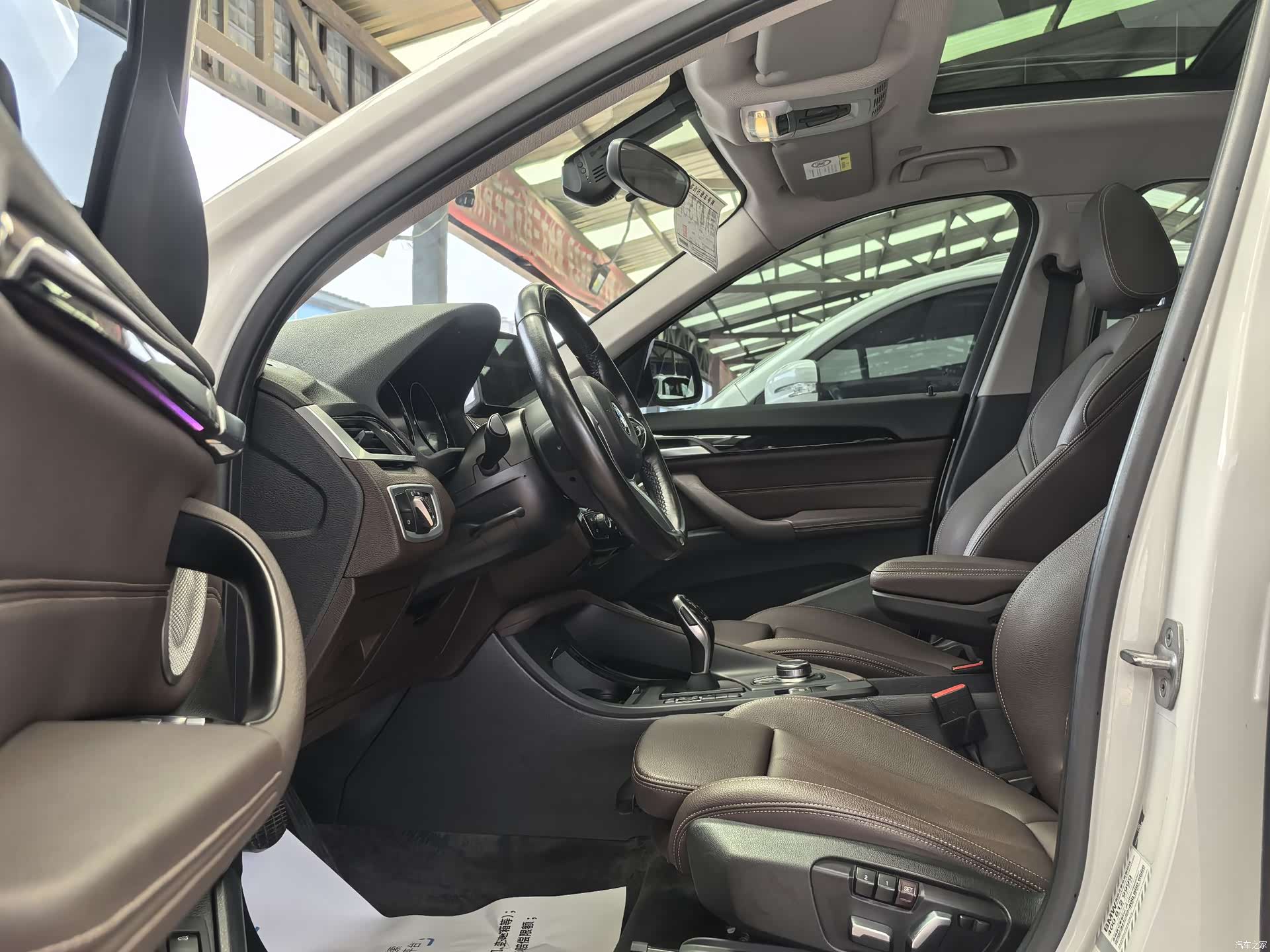 BMW X1, 2023 все фото