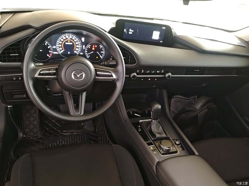 Mazda Mazda3, 2021 10