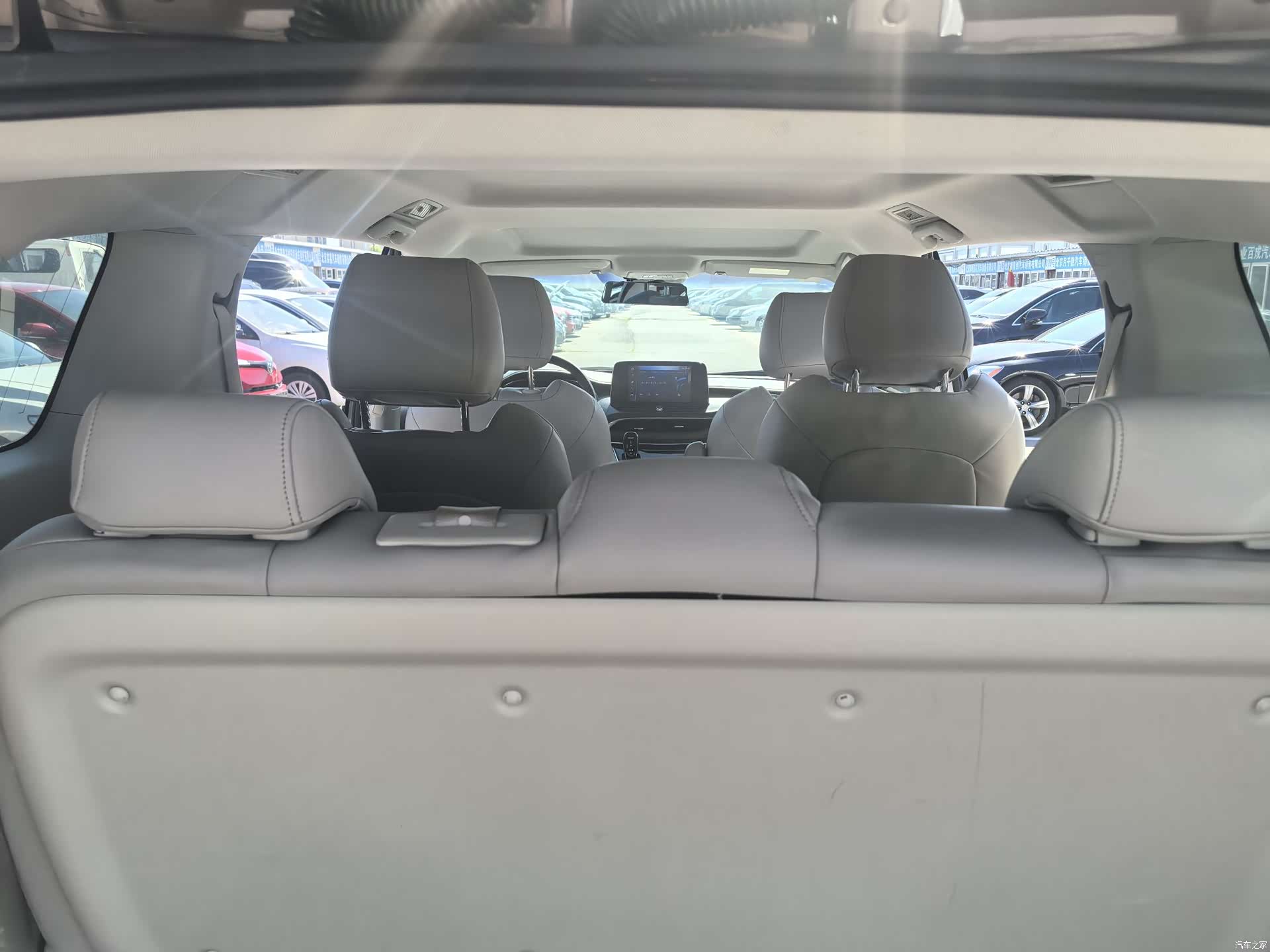 Buick GL8, 2022 3