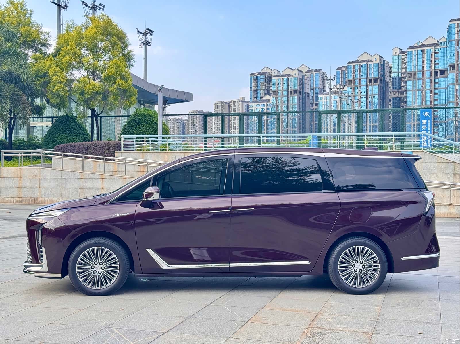 Buick GL8, 2024 3