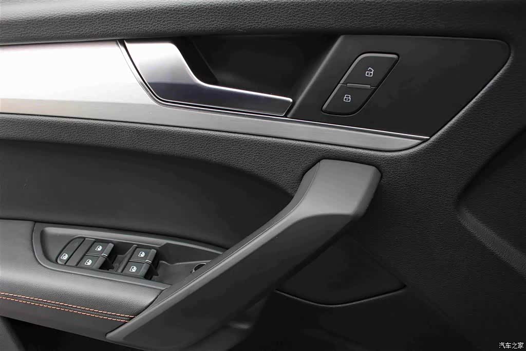 Audi Q5L, 2019 9