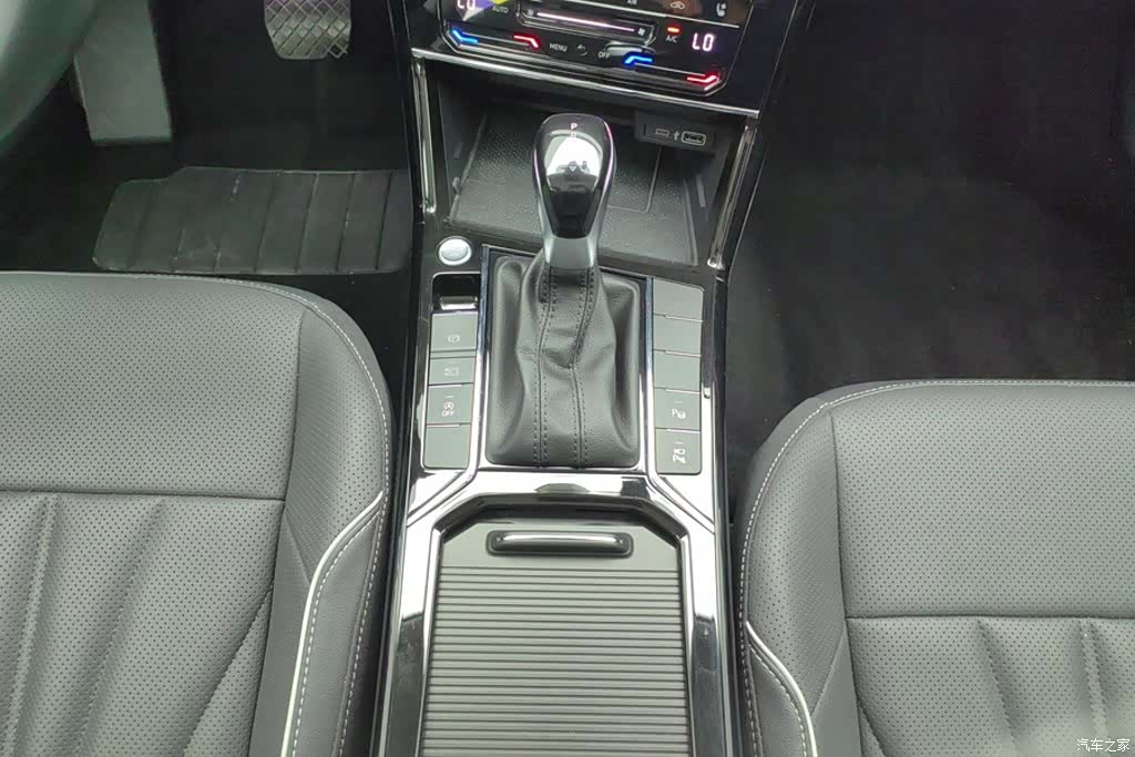Volkswagen Passat, 2024 16